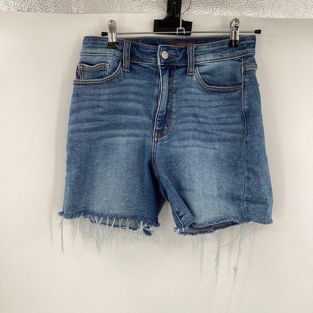 EUC Ladies Judy Blue High Rise Embroidered Pocket Jean Shorts- Medium- JB15276LT